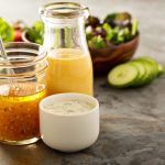 Zeytinyağı ile Evde Yapılabilecek Sağlıklı ve Lezzetli Salata Sosları